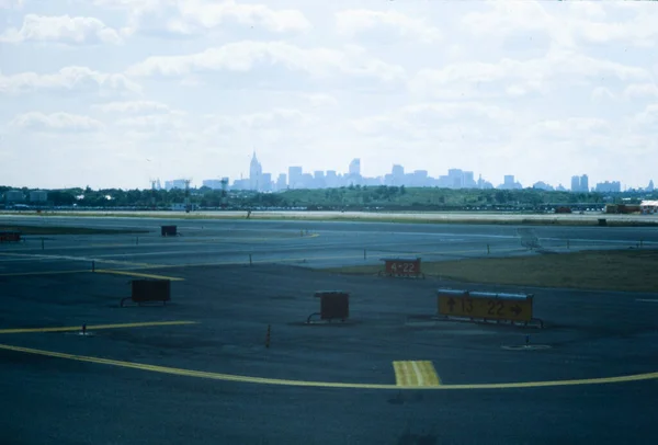 Nowość Rok Zjednoczone Państwa Maj 1970 Pas Startowy Lotniska Nowym — Zdjęcie stockowe