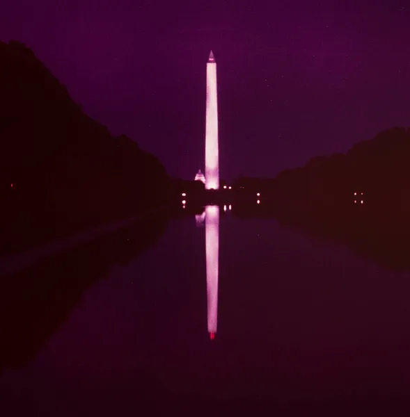 アメリカ合衆国ワシントン1970年5月 70年代の夜のワシントン記念碑 — ストック写真