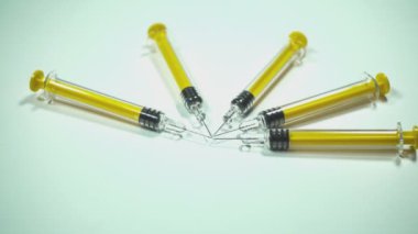 Tıbbi ekipman. Aşı şırıngası. Aşıyla birlikte sağlık hizmeti. Laboratuvar ekipmanları