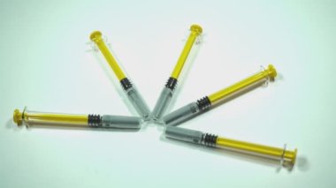 Tıbbi ekipman. Aşı şırıngası. Aşıyla birlikte sağlık hizmeti. Laboratuvar ekipmanları