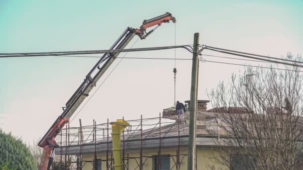 Villanova Del Ghebbo Italie Novembre 2021 Construction Grue Réparation Toit — Video