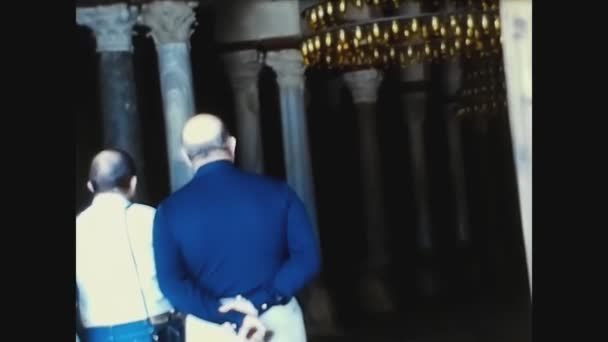 Касабланка Морокко Июнь 1977 Туристы Посещают Мечеть — стоковое видео