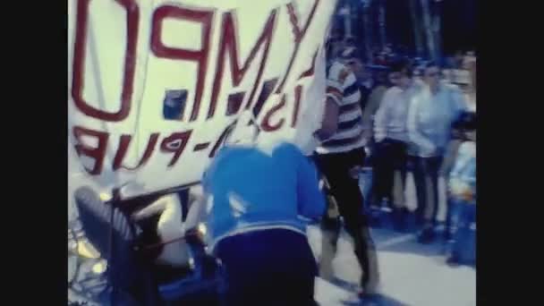 Madrid Spain May 1971 Racing Beds Cabinets Bathtubs Carnival — Stockvideo