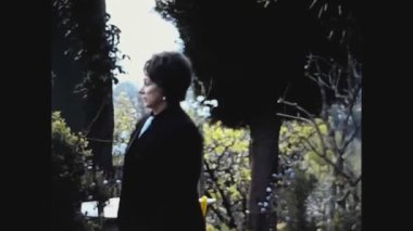 LA CORUNA, İspanya Mayıs 1974: 70 'lerde La Coruna' daki Herkül Kulesi 'nin heykel parkı