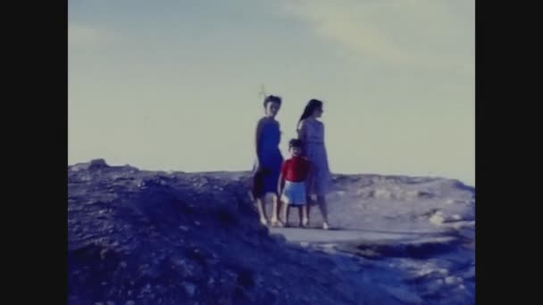 1974年 昭和49年 5月スペイン コルナ 70年代の休暇における家族の記憶 — ストック動画