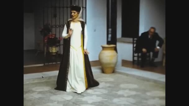 Orgaz Espagne Juin 1975 Femme Déguisée Dona Jimena Costume Historique — Video