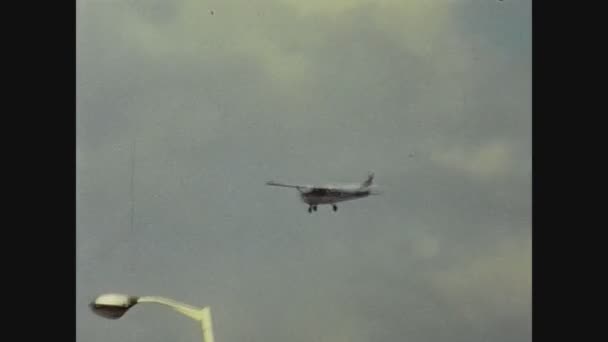 Valencia Span 1974 Lerde Havaalanında Uçak — Stok video