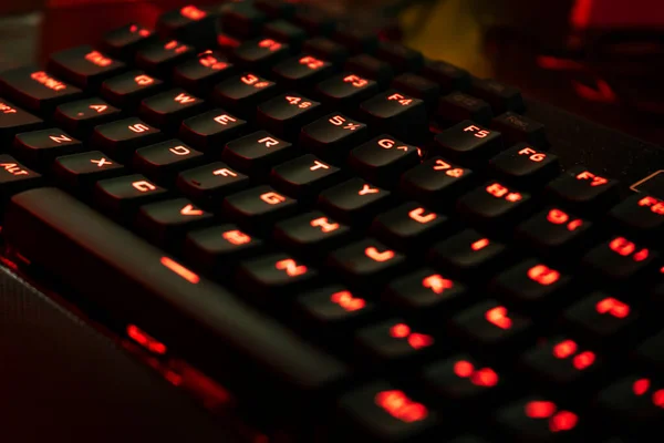 Backlit Gaming Keyboard Detail Dark — 图库照片