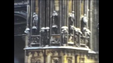 MILAN, İTALYA MAYIS 1962: 60 'larda Milano' da Duomo