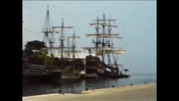 Peschiera Del Garda Ιταλια Ιουνιοσ 1962 Αρχαία Ιστιοφόρα Πλοία Αγκυροβολημένα — Αρχείο Βίντεο