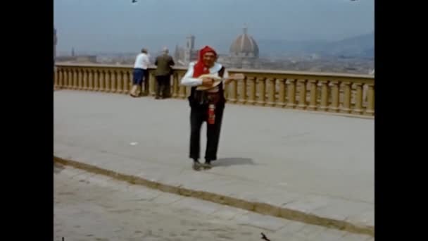 Roma Italia Maggio 1964 Man Plays Mandolin Street Rome — Video Stock