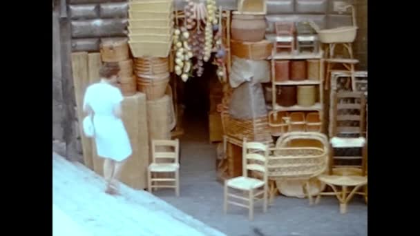 Roma Itália Maio 1964 Turistas Mercado Rua Roma Nos Anos — Vídeo de Stock