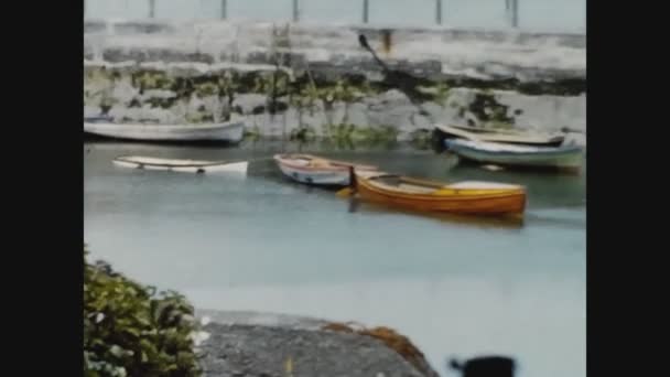 Dublin Irlanda Março 1961 Pequenos Barcos Rio Nos Anos — Vídeo de Stock