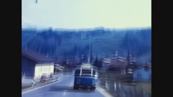 Interlaken Suisse Octobre 1969 Parcourir Les Routes Suisses Dans Les — Video