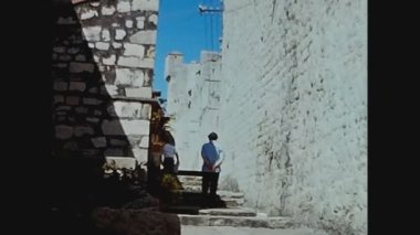 DALMATIA, CROATIA HAZİRAN 1976: 70 'lerde Hvar caddesi manzarası