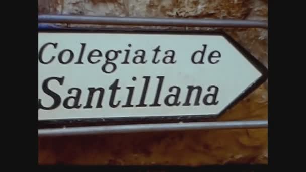 1968年5月スペイン ラレド 60年代のサンタ フリアナ大学教会 — ストック動画