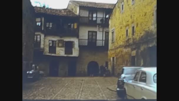 1968年5月スペイン ラレド 60年代のサンタ フリアナ大学教会 — ストック動画