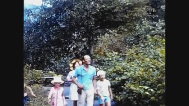 Bayern Deutschland Juni 1969 Familienwanderung Bergweg Den 60Er Jahren — Stockvideo