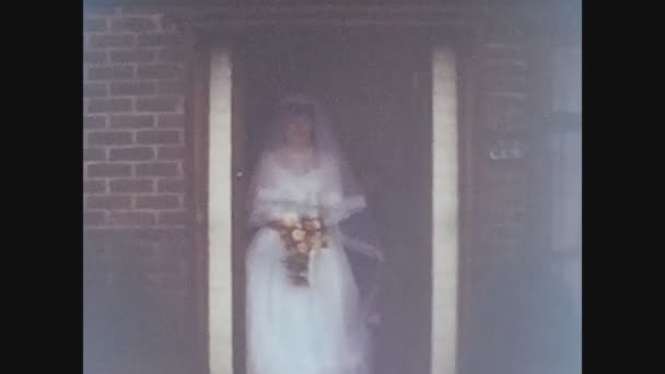 London United Kingdom April 1985 Bride Wedding Car — стоковое видео