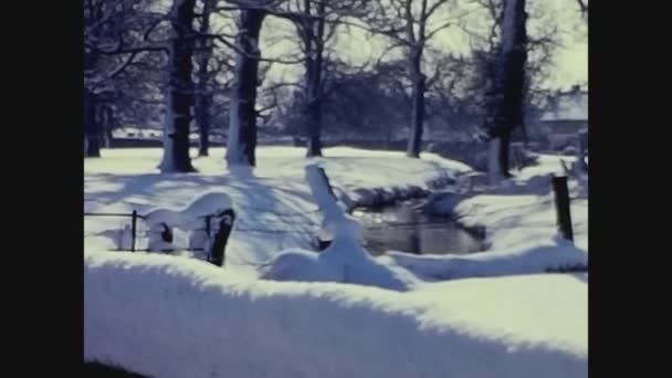 1968年12月イギリス スコットランド 60年代の冬の雪景色 — ストック動画