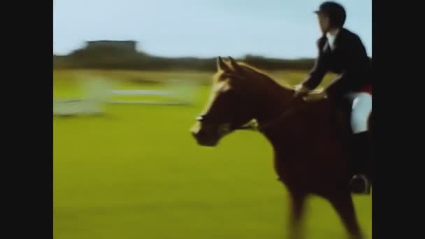 London United Kingdom May 1970 Horses Riding Obstacle Course — Wideo stockowe