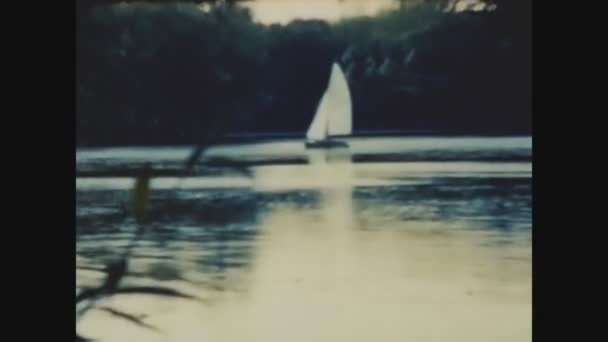 Sussex Egyesült Királyság 1969 Május Vitorlás Hajó Folyón Években — Stock videók