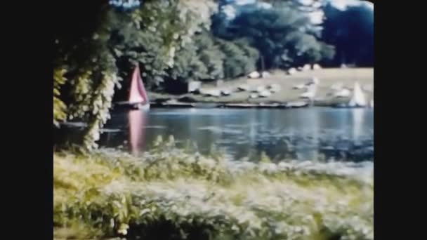 Sussex Royaume Uni Mai 1969 Scène Jardin Fluvial Dans Les — Video