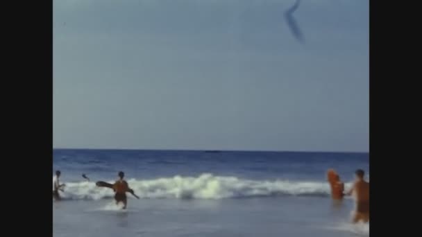 Newquay Royaume Uni Mai 1970 Tolcarne Beach Scene — Video