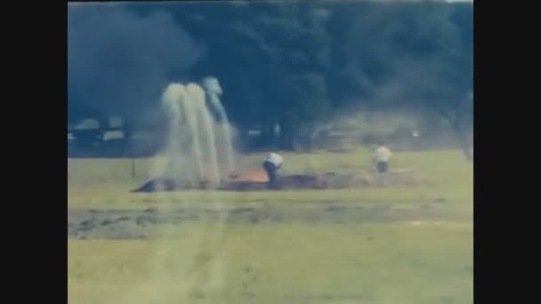 Wernervale Verenigd Koninkrijk Juni 1969 Demonstratiebrandweerlieden Blussen Brand Jaren — Stockvideo