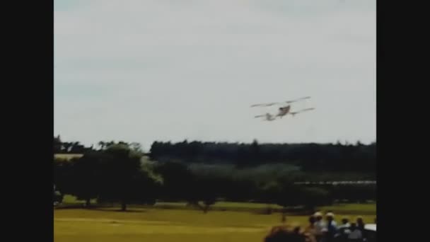 Wernervale United Kingdom June 1969 Aerobatic Thrills Show — Stockvideo