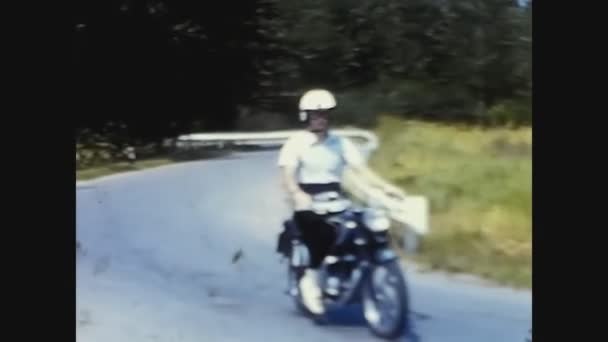 Pavia Italia Maggio 1969 Ragazzo Parte Con Moto Con Gilera — Video Stock