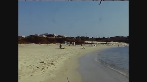 Olbia Itália Agosto 1972 Costa Sardenha Mar Cristalino Paisagem Barcos — Vídeo de Stock