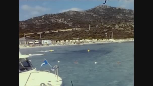 Olbia Itália Agosto 1972 Costa Sardenha Mar Cristalino Paisagem Barcos — Vídeo de Stock