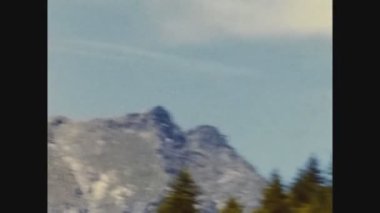 DOLOMITES, İtalya Mayıs 1969: 60 'larda Alpler' in karlı zirveleri