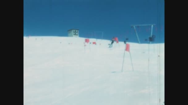 Dolomites Włochy Styczeń 1970 Widok Stok Narciarski Dolomitach Latach Tych — Wideo stockowe