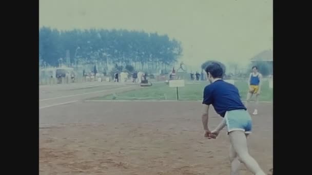 Pavia Italy Апреля 1968 Мальчики Прыгают Высоту Олимпийских Играх — стоковое видео