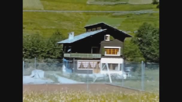 Доломиты Италия Май 1969 Типичный Дом Горах — стоковое видео