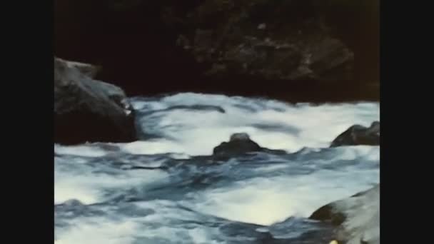 Dolomites Italy Μάιος 1969 Βραχώδη Ρέμα Στις Άλπεις Στη Δεκαετία — Αρχείο Βίντεο
