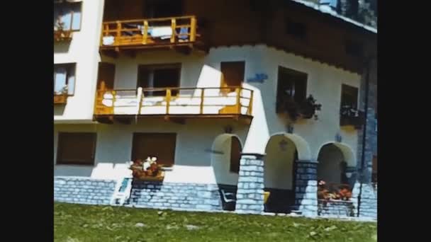 Dolomites Italy May 1969 Typisk Fjellalpehus Årene – stockvideo