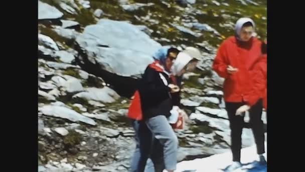 Dolomiteiten Italië Mei 1969 Familie Vakantie Bergwandeling Jaren — Stockvideo