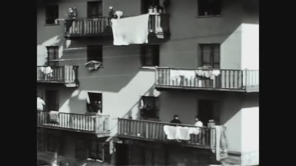 Δολομητεσ Ιταλια Ιουνιοσ 1967 Λεπτομέρεια Από Μπαλκόνια Σπίτι Της Δεκαετίας — Αρχείο Βίντεο