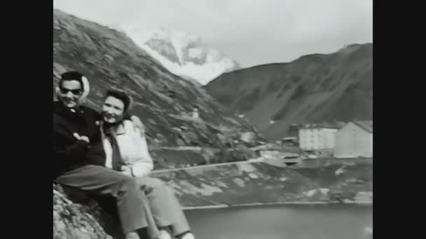 Dolomites Włochy Czerwca 1967 Przyjaciele Wakacje Alpy Szczęśliwy Moment Latach — Wideo stockowe