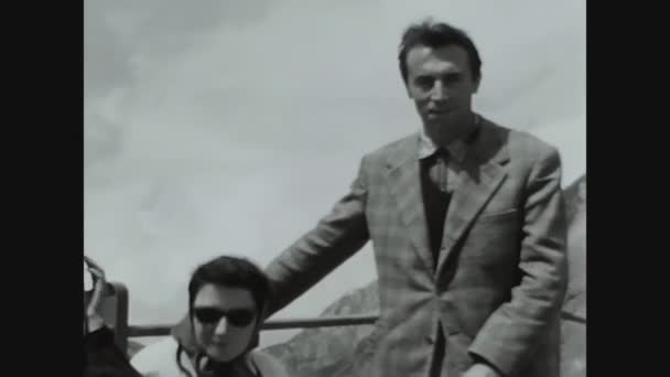 Dolomites Italy June 1967 Orang Berbicara Satu Sama Lain Luar — Stok Video