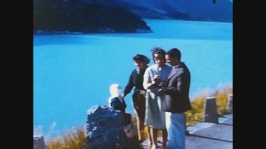 GRIMSEL, SWitness ZERLAND 1965: İnsanlar 60 'larda İsviçre Alpleri' nde gezintiye çıktı