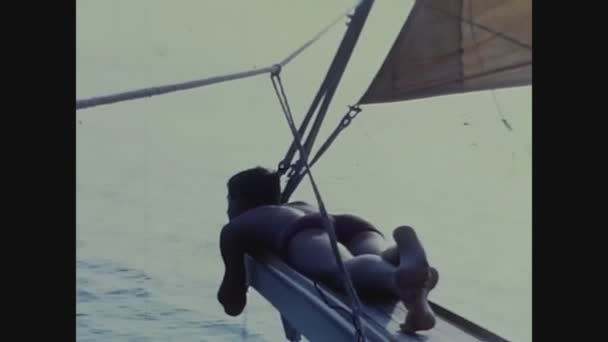 Sanremo Italien Juli 1967 Menschen Auf Einem Segeltörn Auf Dem — Stockvideo