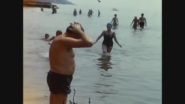 Sanremo Italijuli 1967 Människor Sommarsemester Strand Talet — Stockvideo