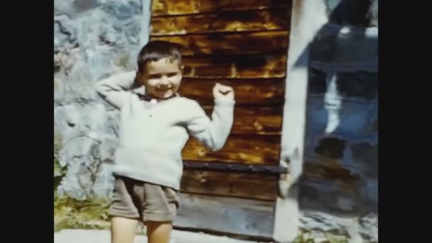 Dolomites Italy Липня 1960 Діти Сімейних Спогадів — стокове відео