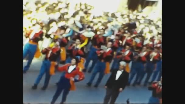 Pavia Italy March 1965 Lardaki Sokak Karnavalı Geçit Töreni Sahnesi — Stok video