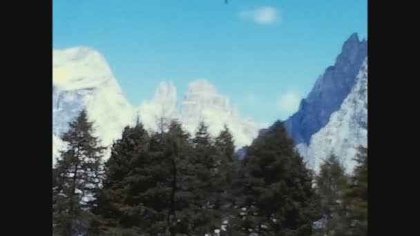 Vigo Fassa Italia Maggio 1962 Dolomiti Val Fassa Paesaggio Negli — Video Stock