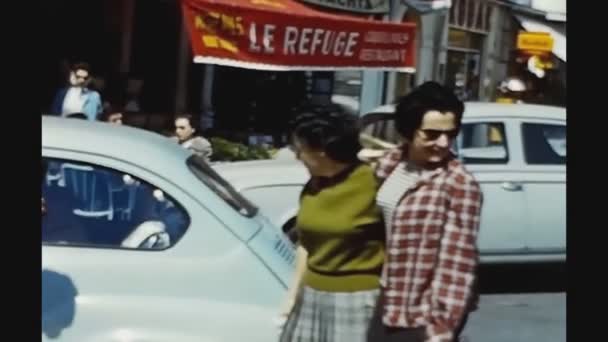 Нице Франция Люди Гуляющие Автомобильному Городу 1950 Годах — стоковое видео